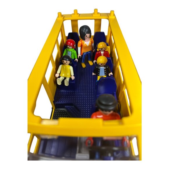 Playmobil School Bus and 6 Playmobil Action Figures with Lights - Picture 10 of 12